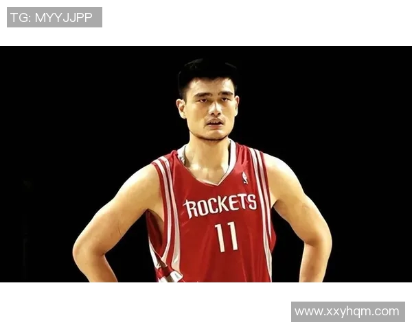 大本强打姚明引发的NBA传奇对决与篮球战术的深度解析 大本强打姚明引发的NBA传奇对决与篮球战术的深度解析