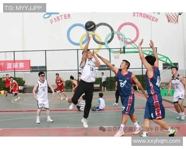 明星们齐聚篮球场展现球技与友谊的精彩瞬间 明星们齐聚篮球场展现球技与友谊的精彩瞬间